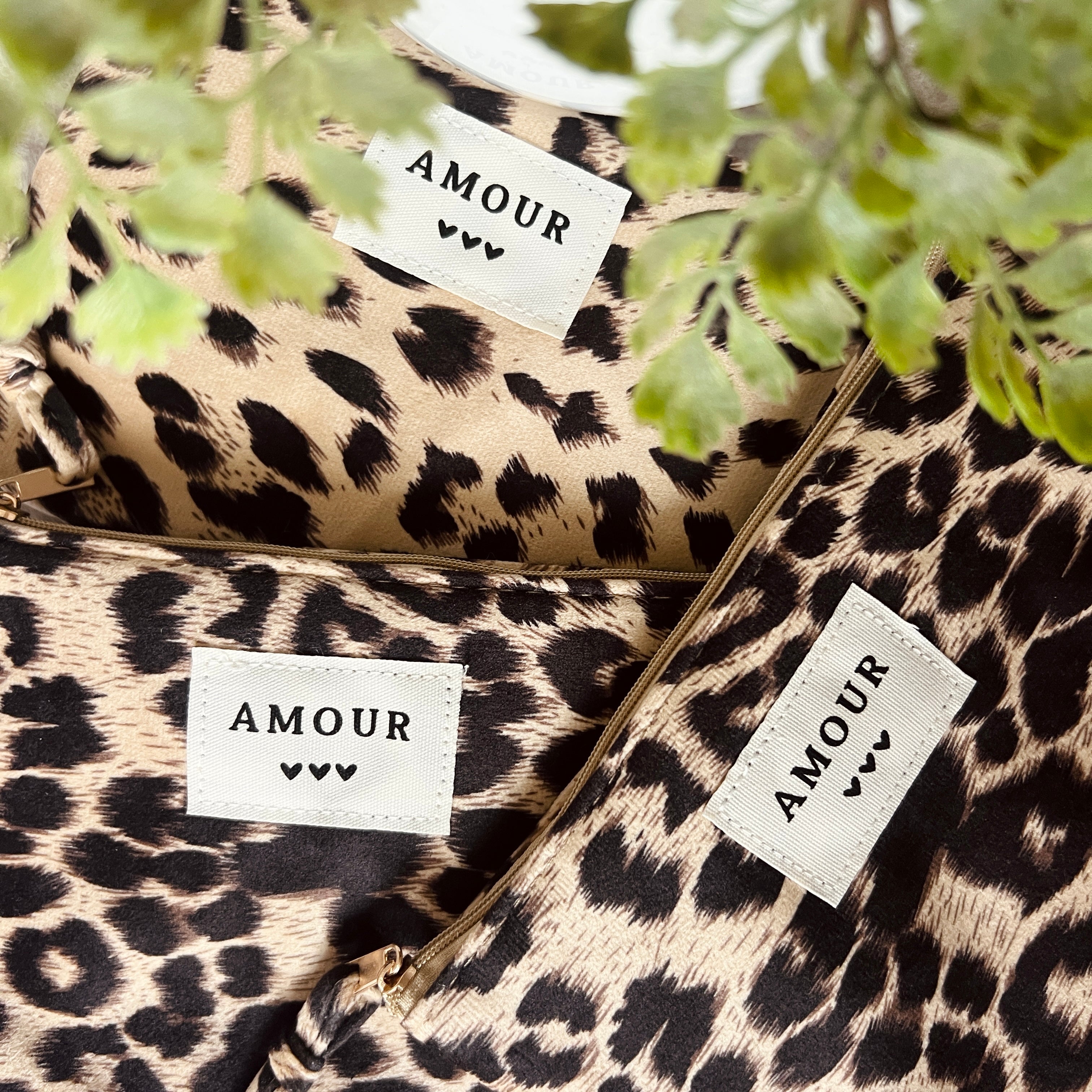 Pochette "AMOUR" Suzanne Écrin Divin