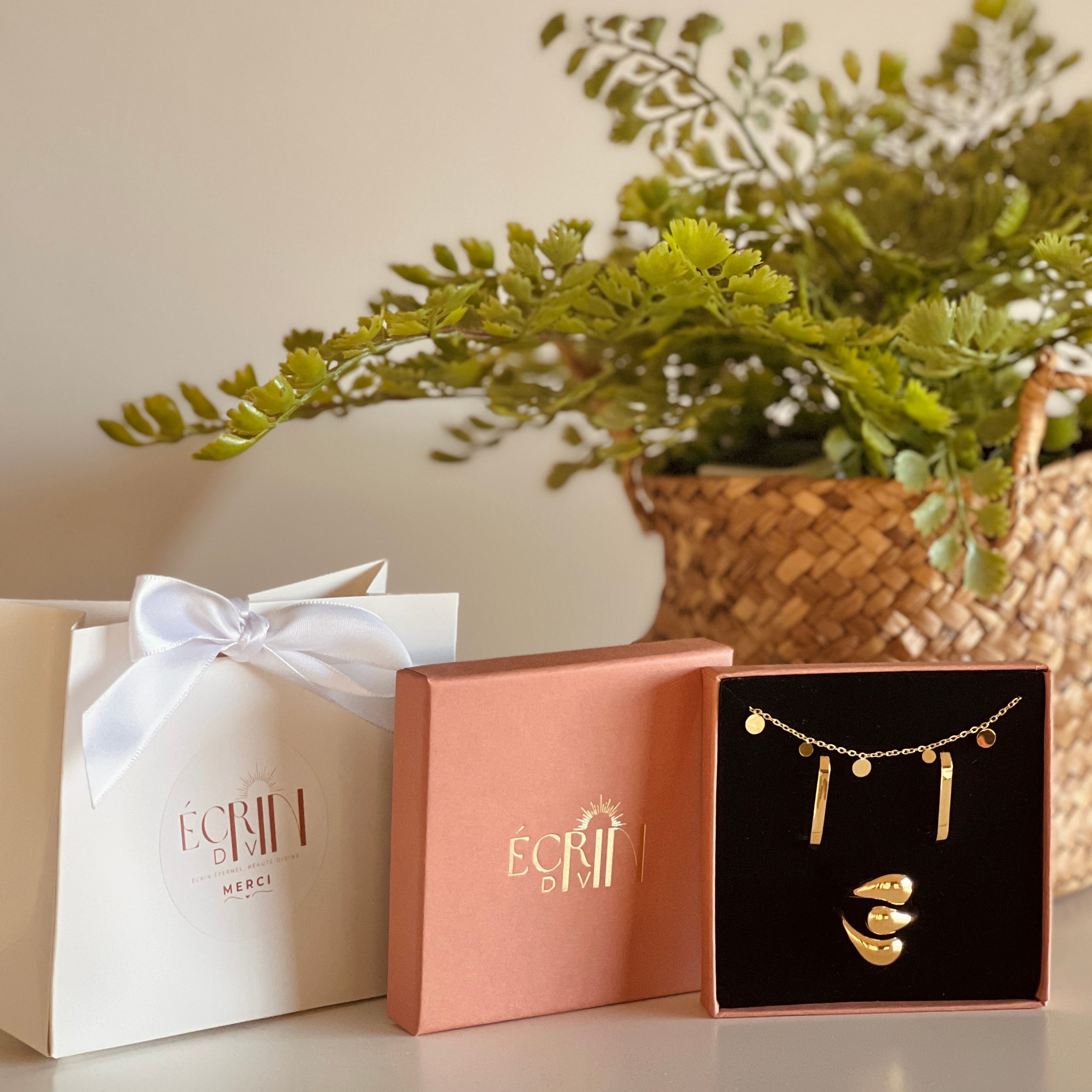 Coffret Noël Sofia  + Pochette Cadeau offerte Écrin Divin