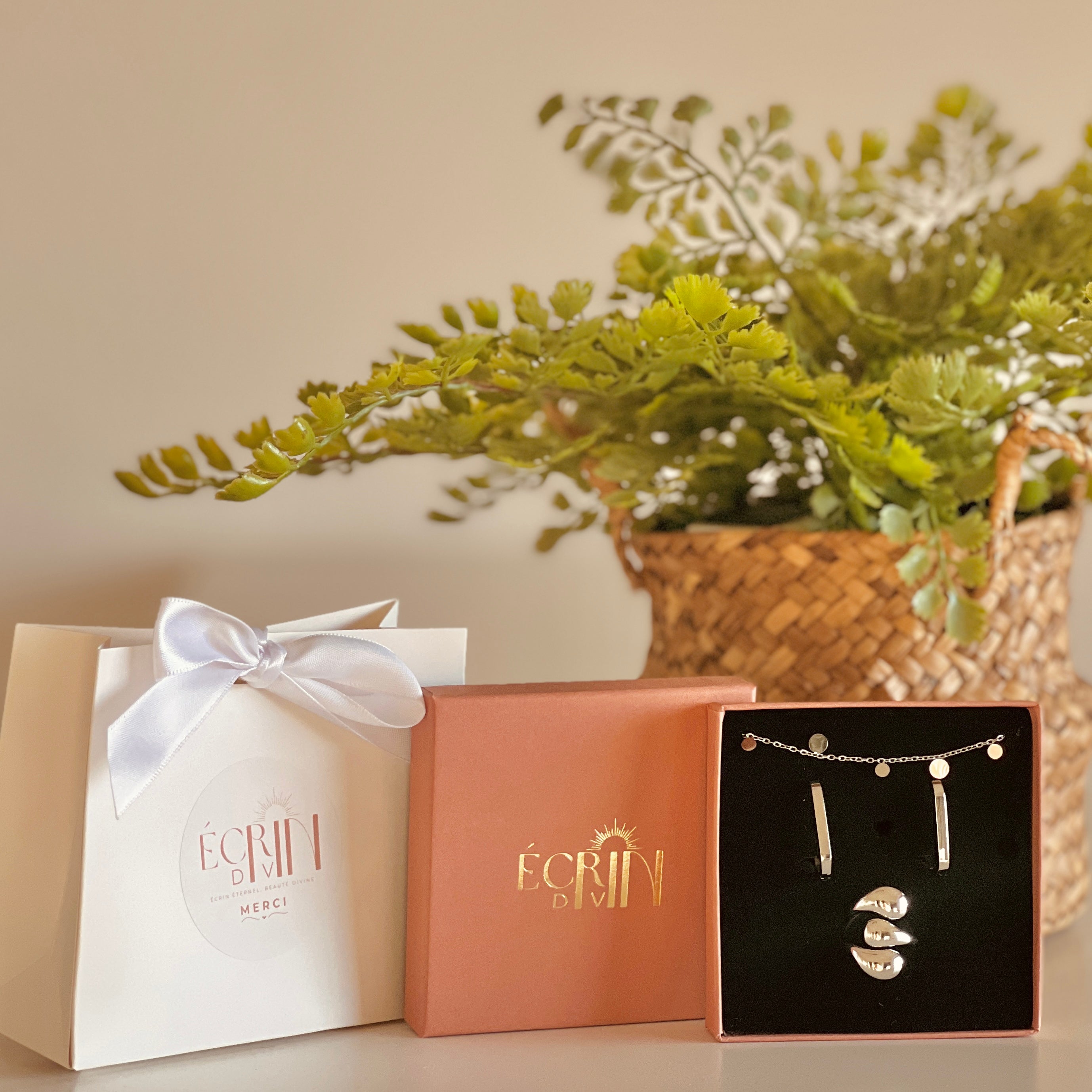 Coffret Noël Sofia  + Pochette Cadeau offerte Écrin Divin