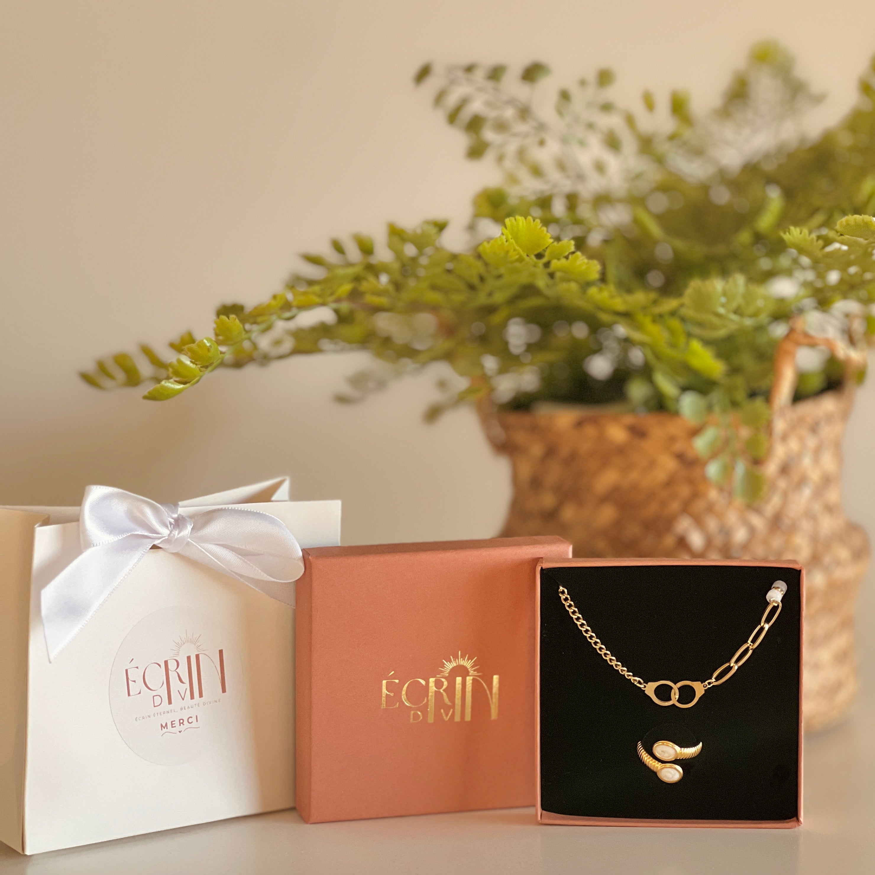 Coffret Noël Lola  + Pochette Cadeau offerte Écrin Divin